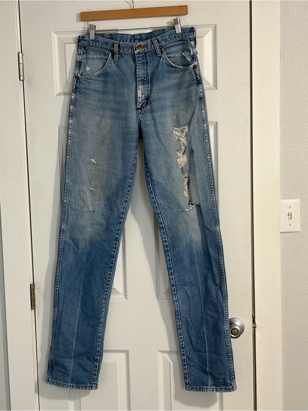 Wrangler, Distressed Jeans